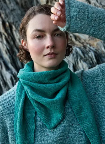 Fisherman Lambswool Seed Stitch Triangle Scarf in Jade